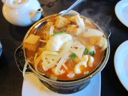 Seafood bean noodle clay pot