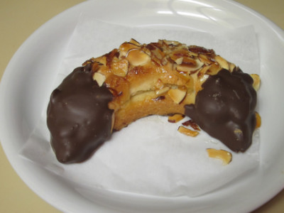 Almond crescent