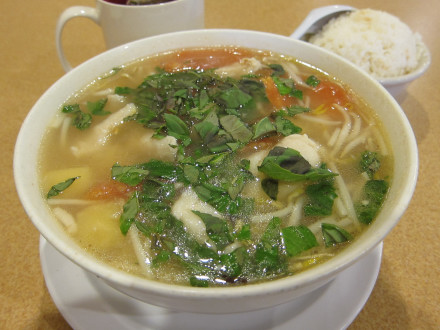 Sweet and sour catfish soup (canh chua)